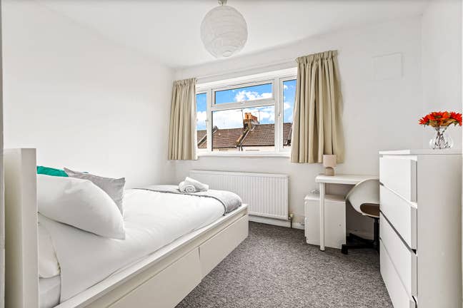 Luxury room available Main Photo