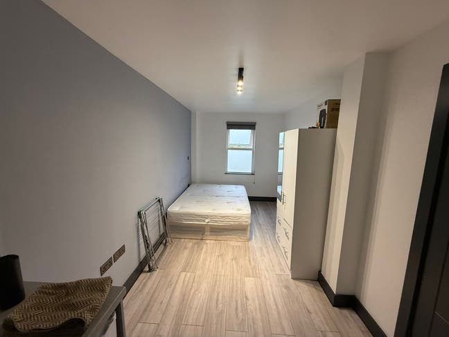 DSS - Studio Flat Available in Pinner Harrow HA3 Main Photo