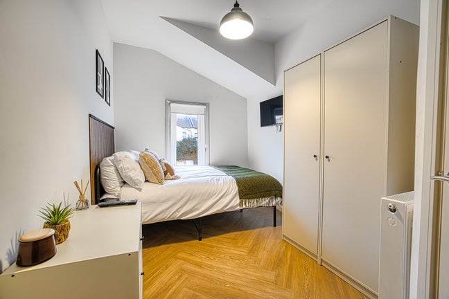 Priestfield Road - Zero Deposit Option Available Main Photo