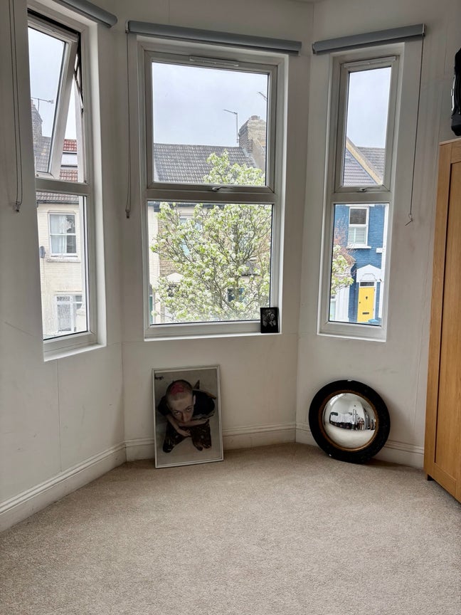 Large Double Room, NW10 Main Photo