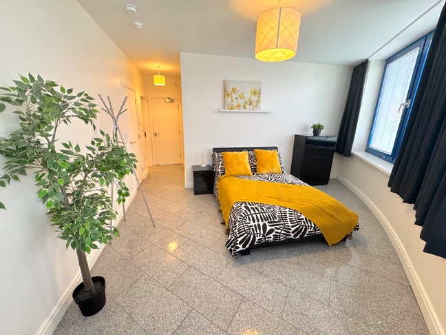 Modern room with bills included - Beeston  Main Photo