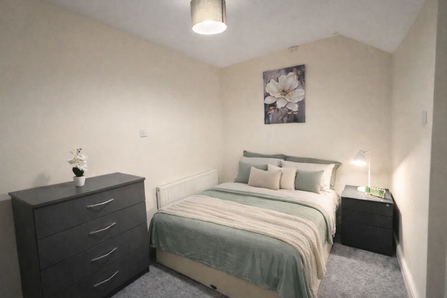 Ensuite Room Available on Rent Main Photo