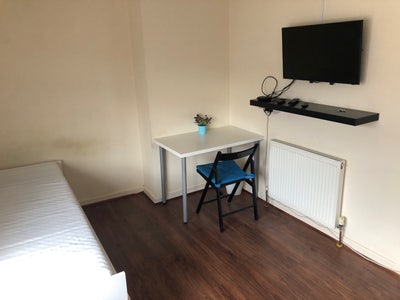 Room with garden  Main Photo