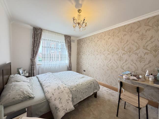 2 bedroom purpose built flat in North Finchley, N1 Main Photo