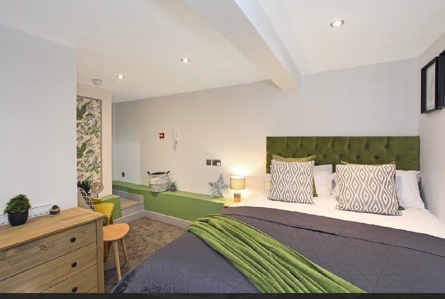 🔥 Large Fully Furnished Double En-Suite Bedroom 🔥 Main Photo