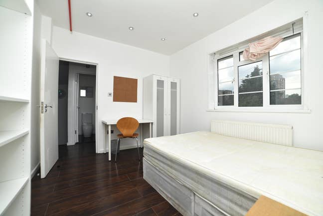 Double Room in Stepney Green/Limehouse E14  Main Photo