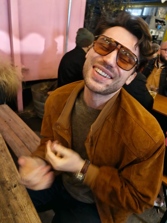 Looking to buddy-up to find a new place Main Photo