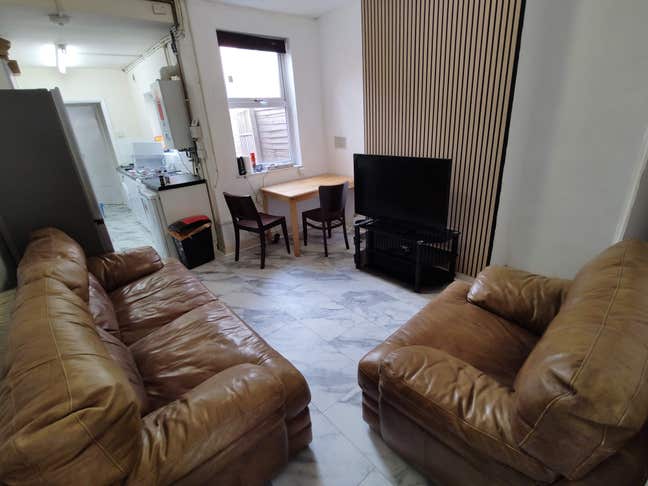 4 Bedroom Student House for Next Academic Year Main Photo