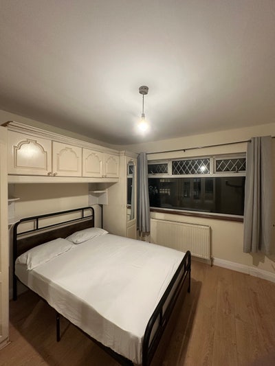 Spacious Double Room For Rent  Main Photo