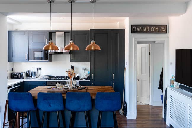 Warm, relaxed flat – 10 mins from Clapham Common & Main Photo