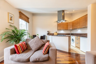 Double Room in Kennington Main Photo