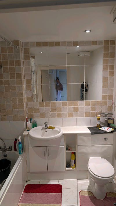 Room with separate Bathroom  Main Photo