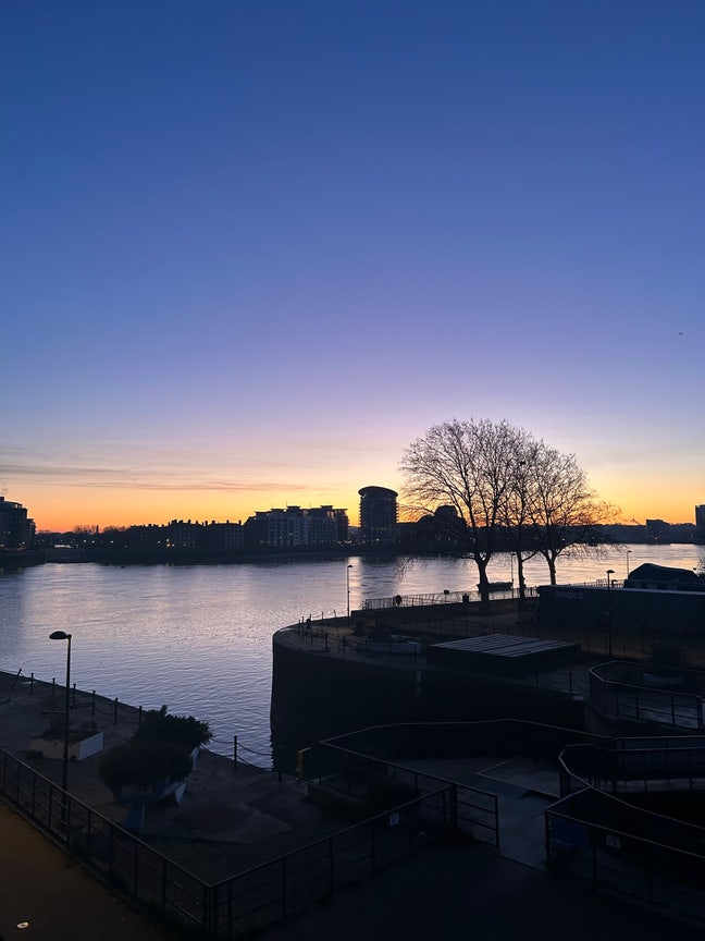 Lovely riverside house in Surrey Quays Main Photo
