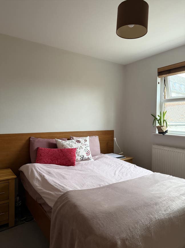 Double Room in Kennington Main Photo