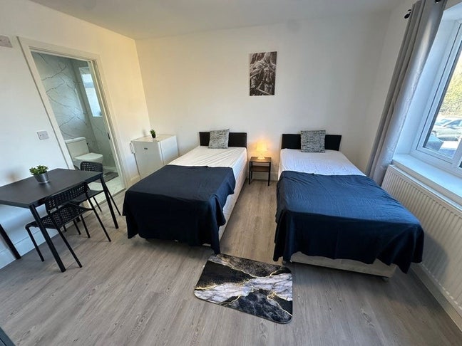  🛌 Ensuite Room to Let in- Neasden Main Photo