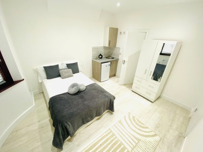 ✨ 🛏️ Ensuite Room to Let in Streatham Main Photo