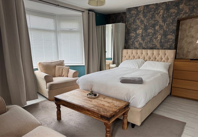 Great Rooms Qe/Ro Hospital Uob  Main Photo