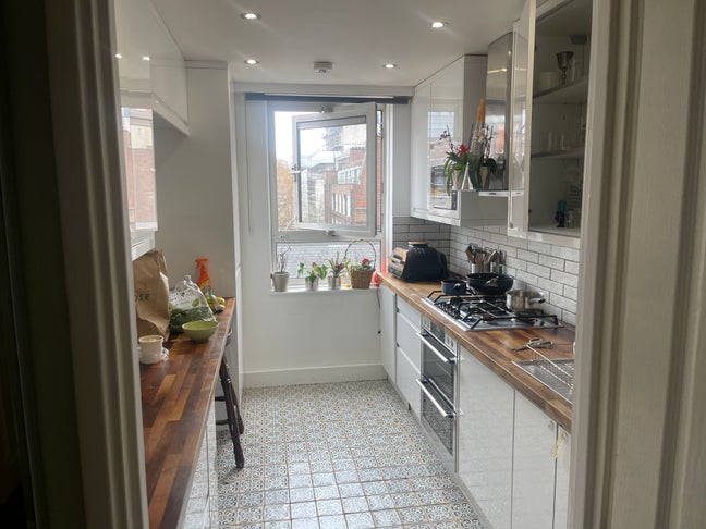 Modern flat in wc1 Main Photo