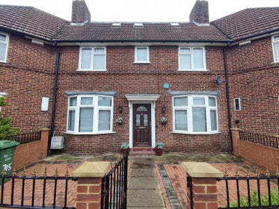 Large rooms available in Dagenham  Main Photo