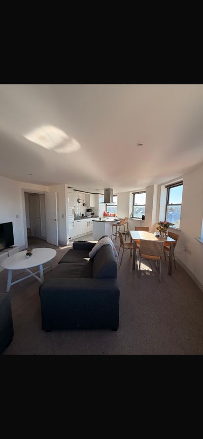 En-suite Battersea Main Photo