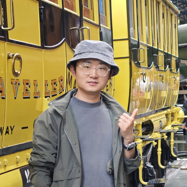 Professional engineer seeking friendly home - Hybr Main Photo