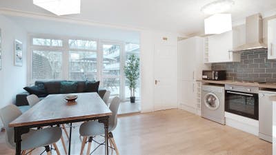 4 XL Room + Terrace – Canary Wharf 🌿🏙️ Main Photo