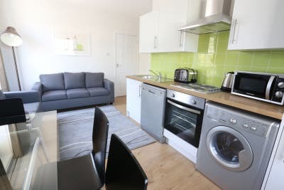 Huge Room nr Stratford+Olympic Park 🌿🚆✨ Main Photo