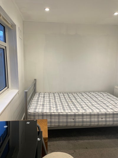 Double Room Close to City Centre Main Photo