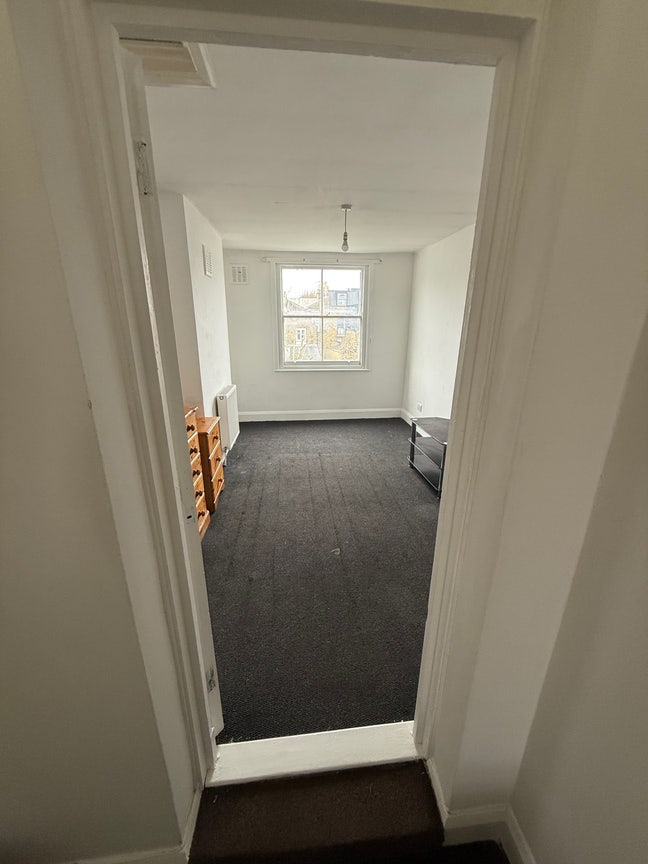 Bright Room in Vibrant East London Flat Main Photo