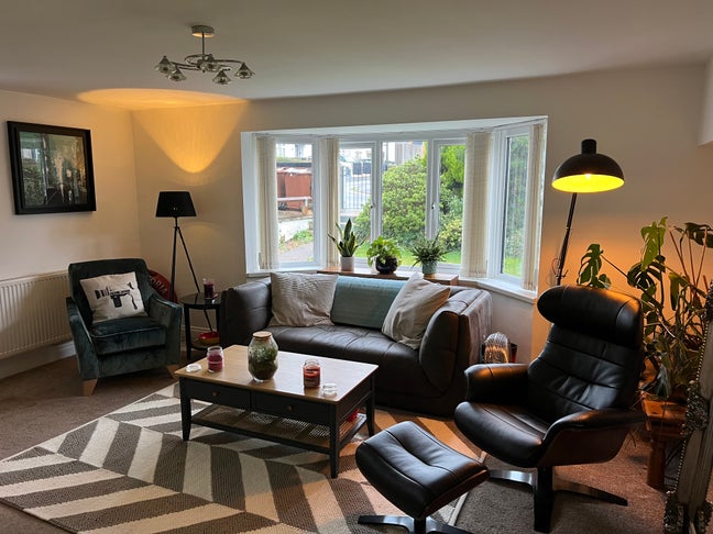 Fantastic Double Room In Must See House  Main Photo