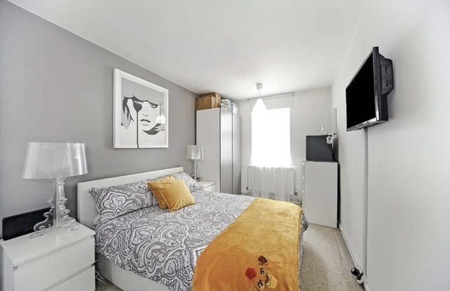 Clean, Bright Double Room Available  Peckham SE15 Main Photo