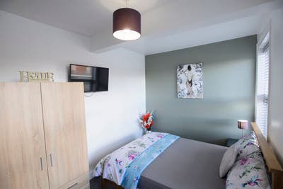 Ensuite Room | High-Speed WiFi | Prime Location | Main Photo