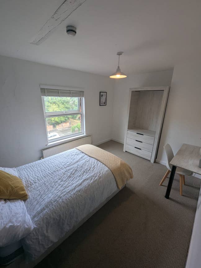 20% off April Rent 5 Mins Walk into the City!  Main Photo