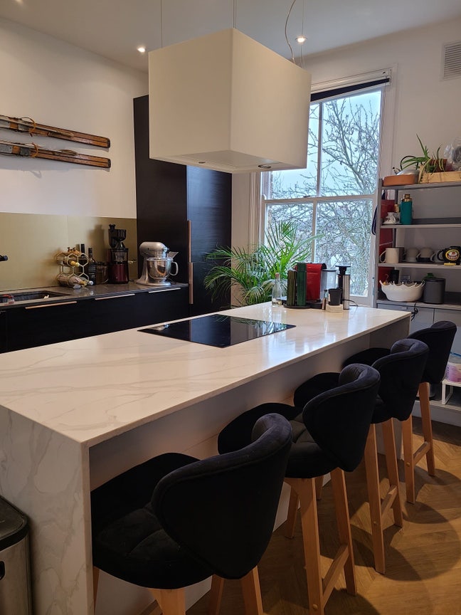 Beautiful 4 bedroom flat & 2 marvellous En suites  Main Photo