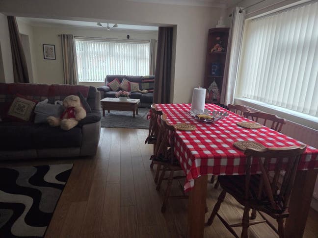 A spacious double room for rent in Peterborough Main Photo