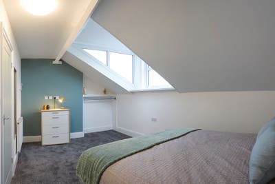 Beautiful, central, modern & friendly shared house Main Photo