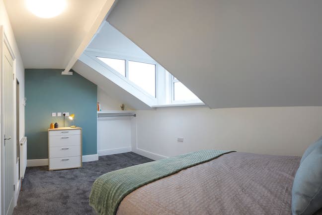 Beautiful, central, modern & friendly shared house Main Photo