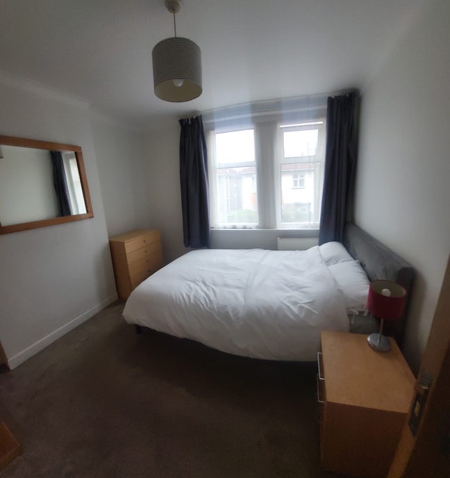 Lovely Double room, great location ,Best  🛜 + 🧹 Main Photo