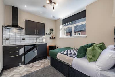 "Stunning Ensuite Double in a Converted Church" Main Photo