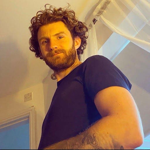 46 year old Male seeks a single or double room Main Photo