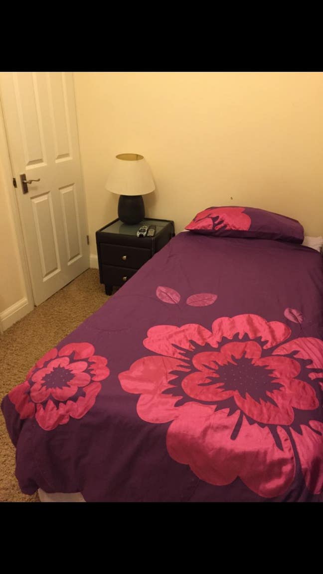 Bedroom -use of bathroom and kitchen Main Photo