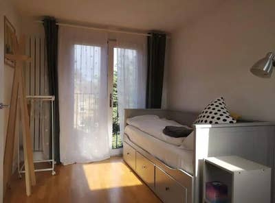 Lovely Ensuite room with private mini kitchen Main Photo