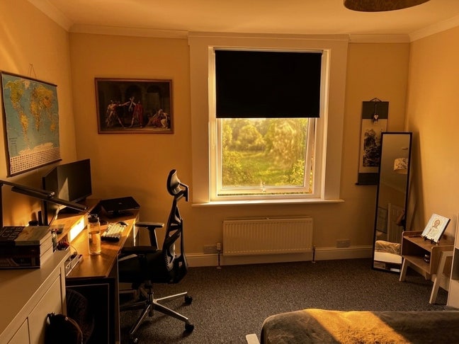 Spacious Double Room in a Cozy 3-Bed Home Main Photo