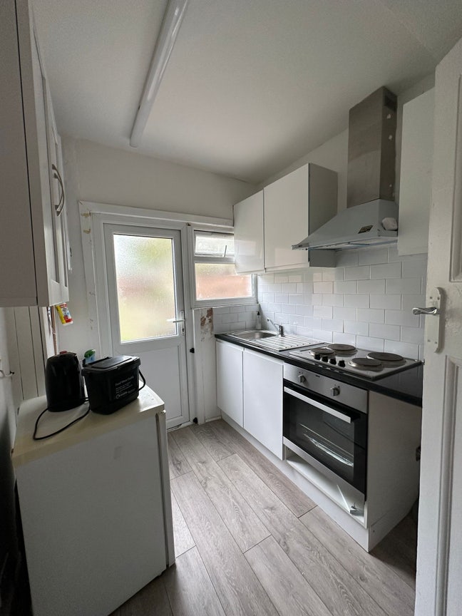 204w 🌟Nice double room available in Seven Sisters  Main Photo