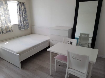 A clean double room and studio in New Malden Main Photo