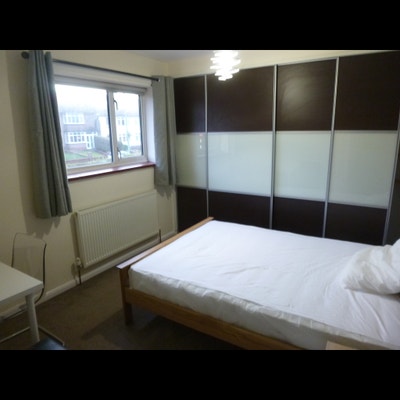 2 Bright double rooms, Off street parking Main Photo