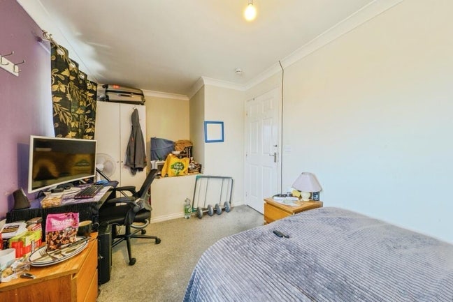 Single large Room  Main Photo