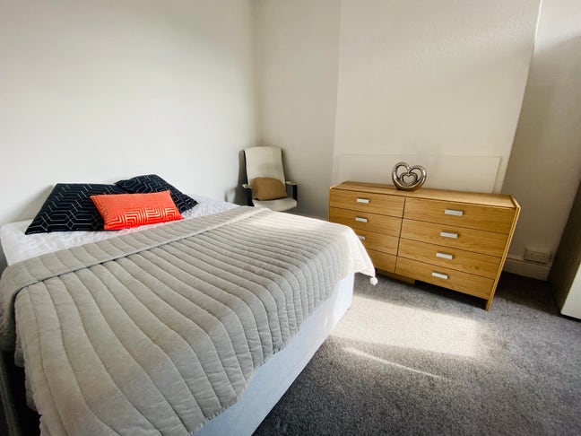 Room to Rent Burton Avenue, DN4 Main Photo