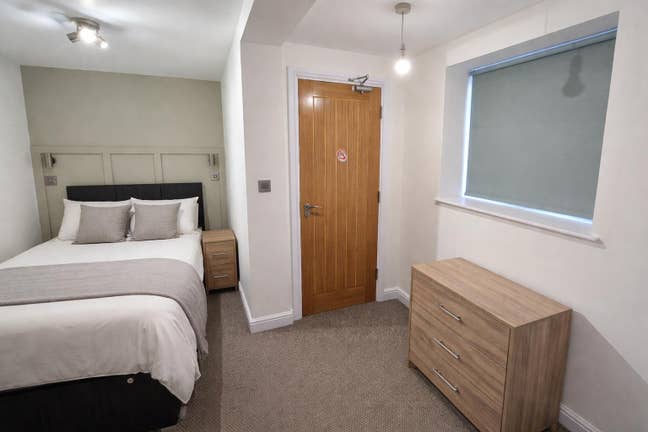 Newly Refurbished Ensuites and Studios  Main Photo