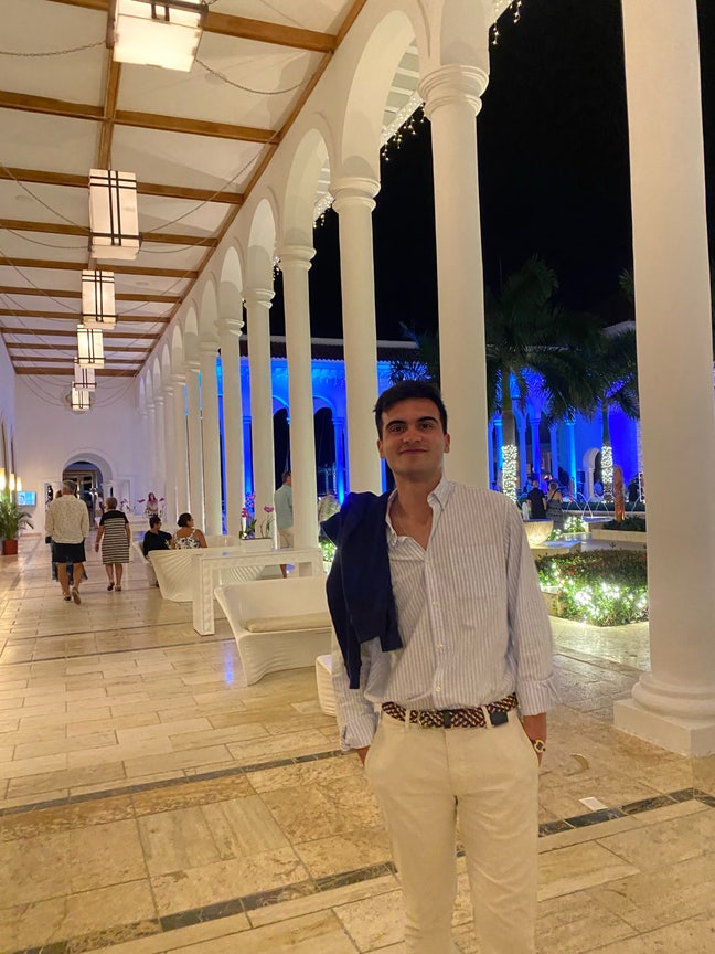 Looking for one professional to buddy up Main Photo